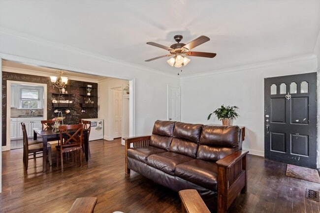 Building Photo - 3132 Carnes Ave