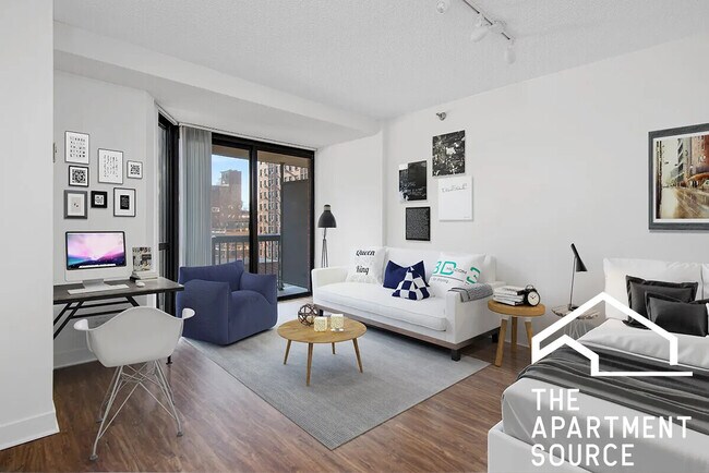 Building Photo - 1000 N La Salle Dr