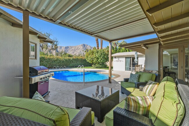 Building Photo - 70801 Fairway Dr