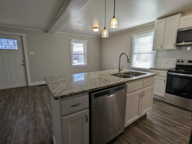 Building Photo - 427 Mildred Ave