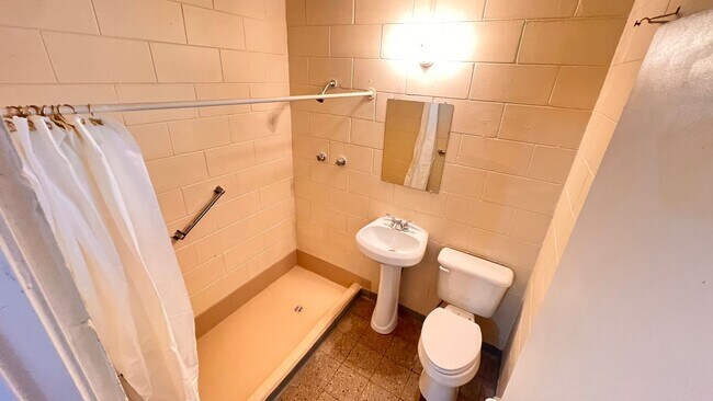 Building Photo - Charming 2-Bed Retreat in the Heart of Mount Dora! PRIME LOCATION! DONT MISS OUT!