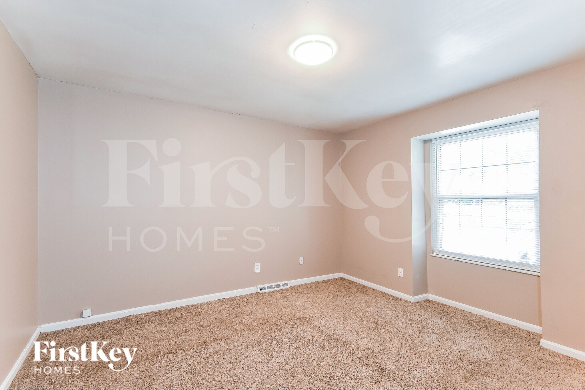 Building Photo - 1114 Soria St