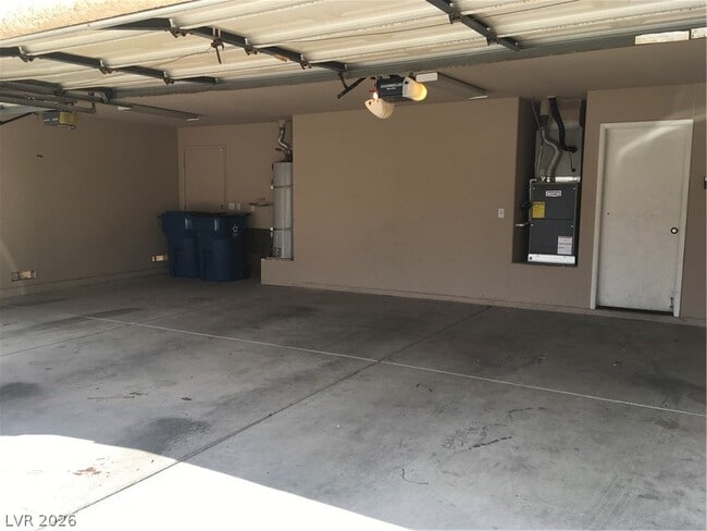 Building Photo - 824 Sparkle Ray Ave