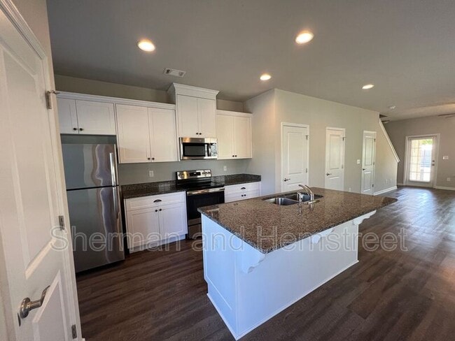Building Photo - 620 Dobhill Ln