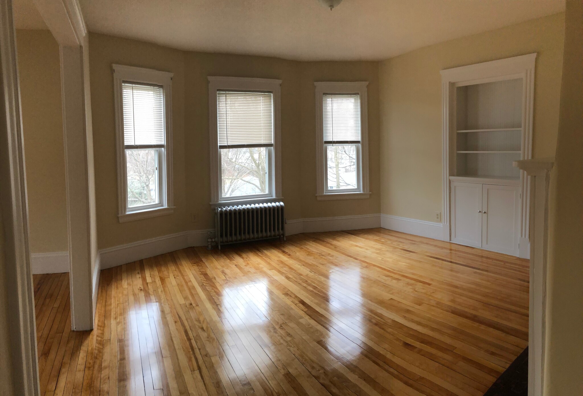 Building Photo - 597 S Main St