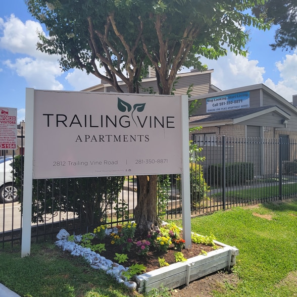 Building Photo - Trailing Vine Apartments