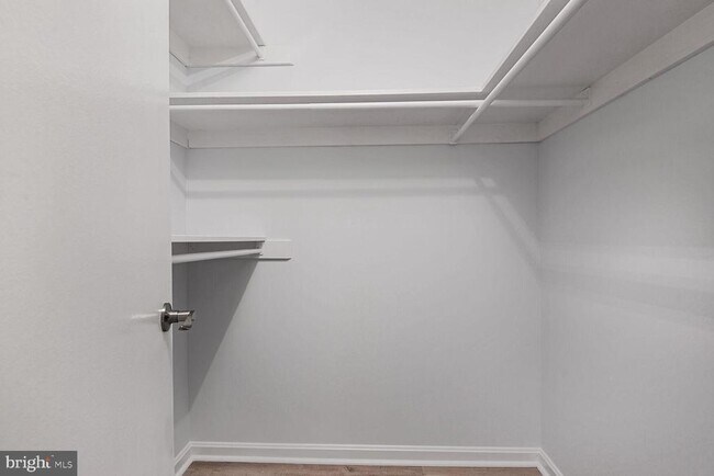 Building Photo - 10223 Valentino Dr