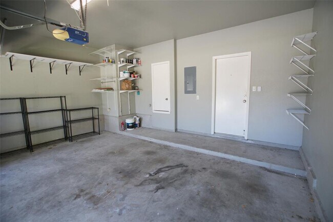 Building Photo - 8732 Wood Stork Dr