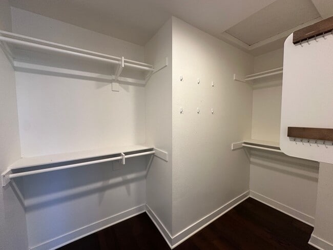 Building Photo - Winslow Complex Gem