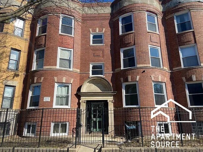 Building Photo - 4009 S Calumet Ave
