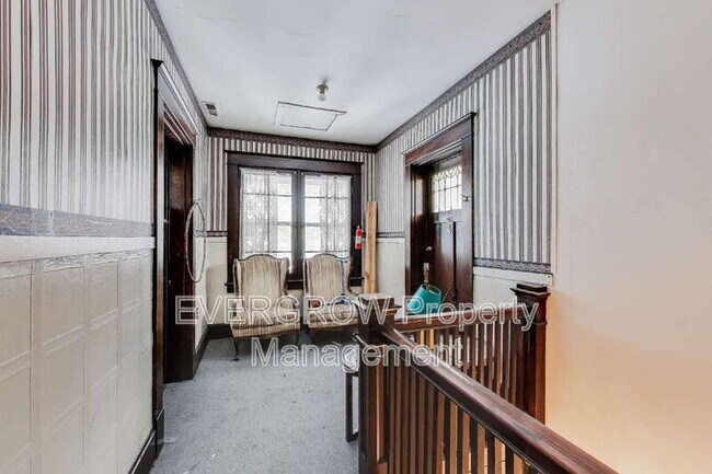 Building Photo - 945 Woodruff Place Middle Dr