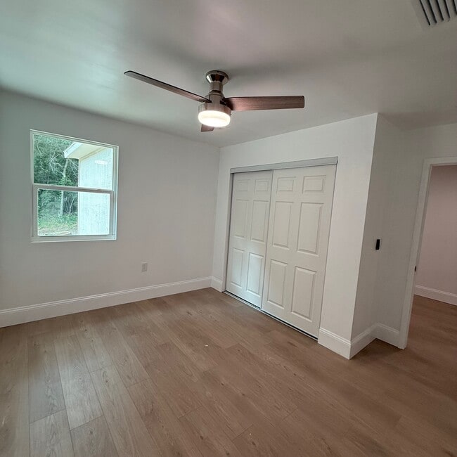 Building Photo - 7499 Pinehill Rd