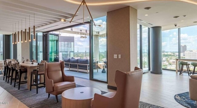 Building Photo - 1020 Hammell Dr