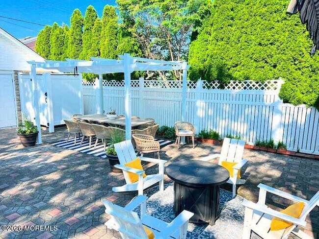 Building Photo - 311 Garfield Ave