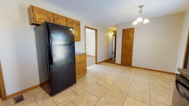 Building Photo - 2 Bedroom, 2 Bathroom House. Doubled Attac...