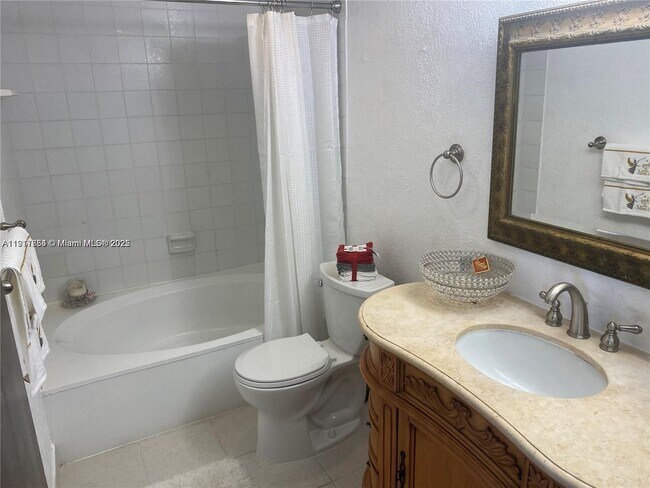 Building Photo - 200 Wimbledon Lakes Dr