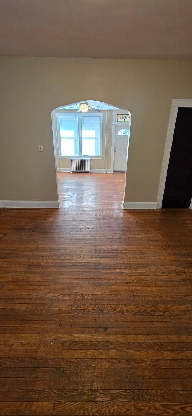 Building Photo - 2826 Mayfield Ave