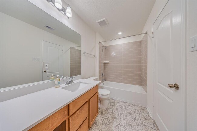 Building Photo - 8130 Leisure Pt Dr