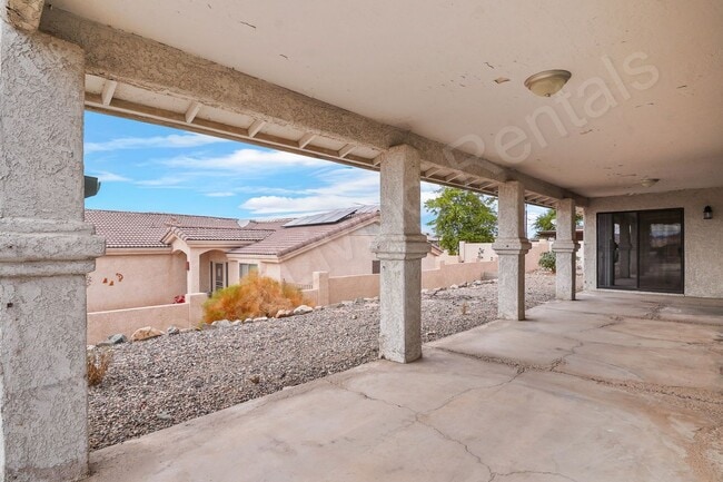 Building Photo - 2699 Smoketree Ave N