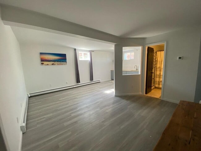 Building Photo - 55 Clover Ave