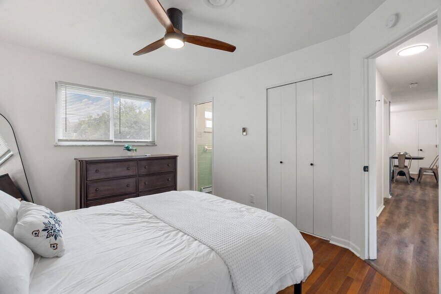 Building Photo - 11814 Flushing Dr