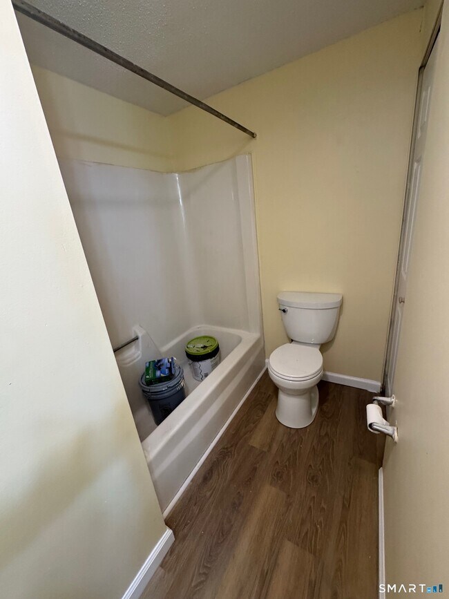 Building Photo - 184 Burgundy Hill Ln