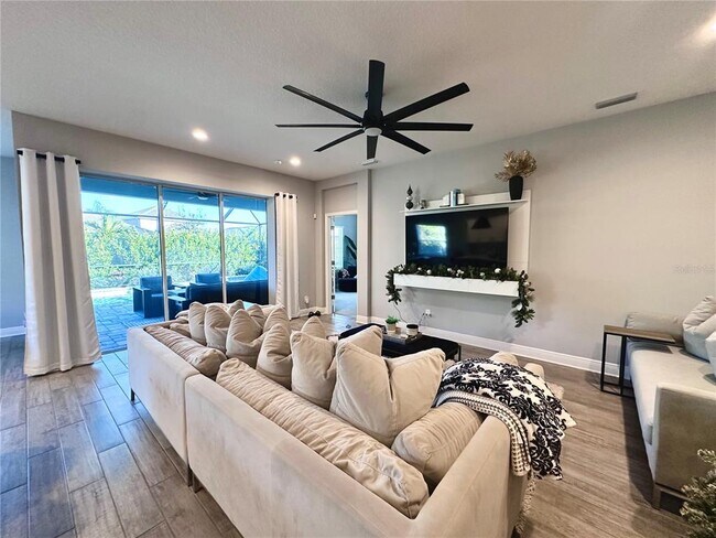 Building Photo - 2716 Butterfly Jasmine Trail