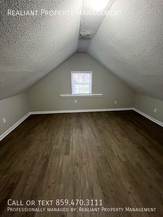 Building Photo - 400 Broadway-