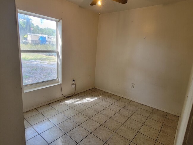 Building Photo - 307 E Magnolia St