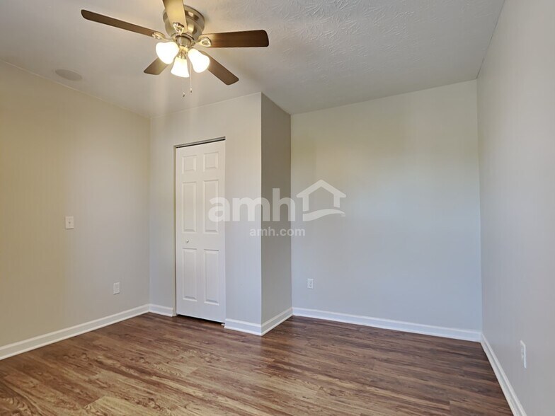 Building Photo - 5212 Man O War Dr