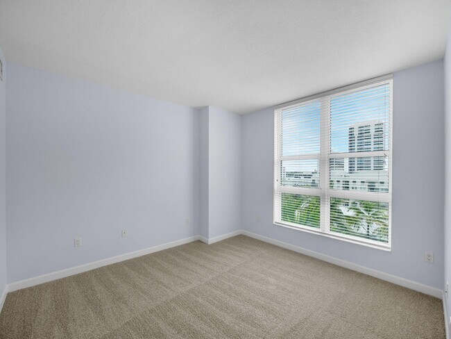 Building Photo - 480 Hibiscus St