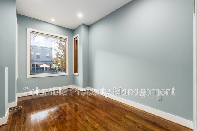 Building Photo - 1553 9th St NW