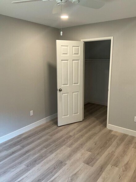 Building Photo - 6103 Templeton Dr