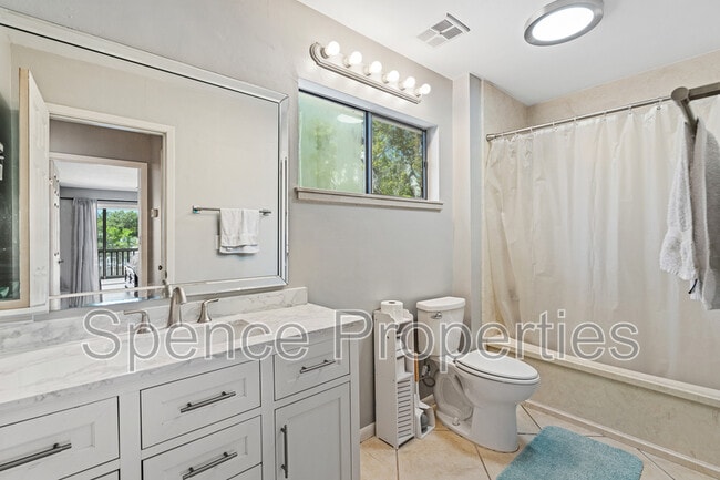 Building Photo - 300 Yacht Club Dr