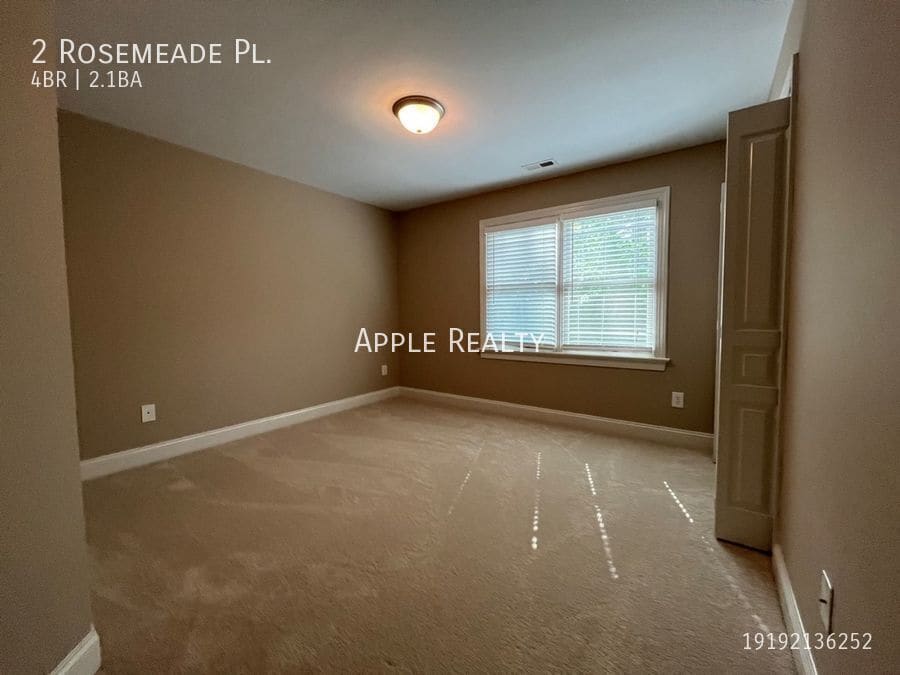 Building Photo - 2 Rosemeade Pl
