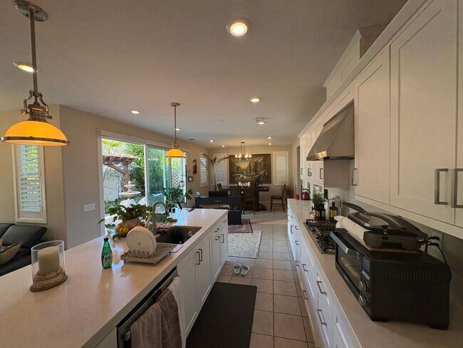 Building Photo - Elegant Fully Furnished 3BR/2.5BA Condo in Carlsbad