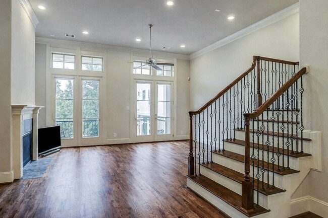Building Photo - 10912 Wrenwood Park