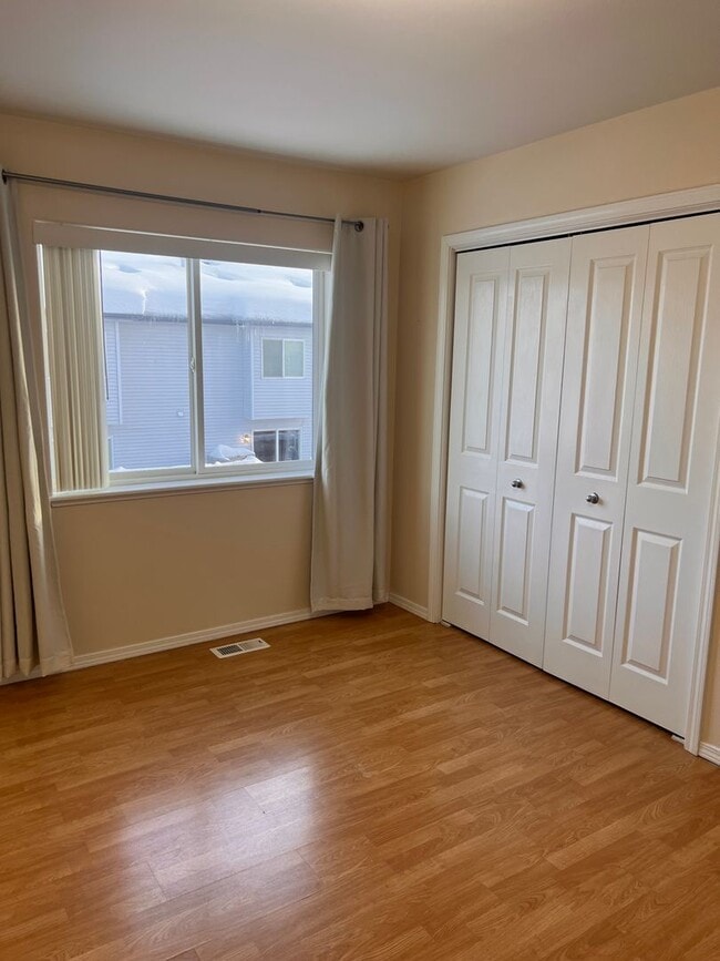 Building Photo - 8443 Moorland St