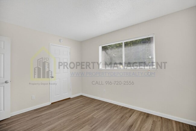 Building Photo - Arleta Ct