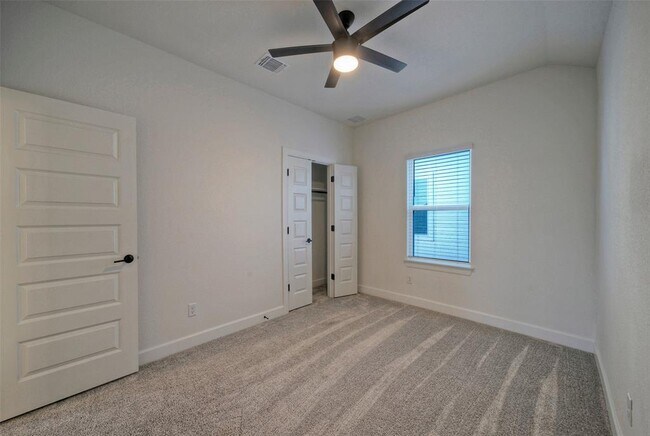 Building Photo - 245 Darley Oak Dr