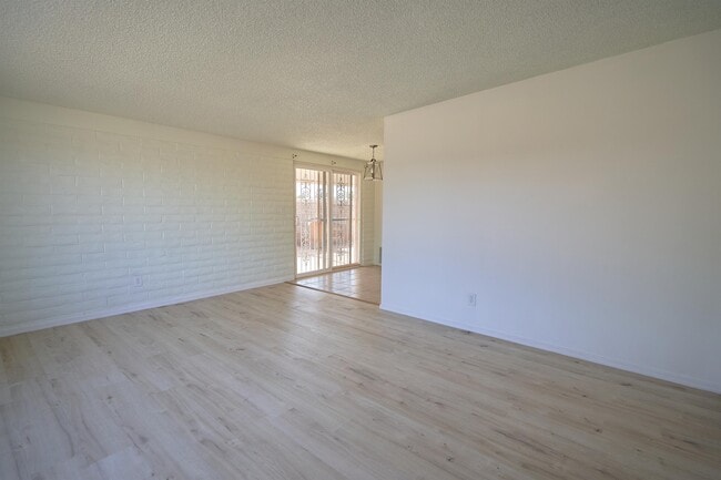Building Photo - 3410 S Mann Ave