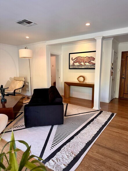 Open living space - 6500 Whitaker Ave