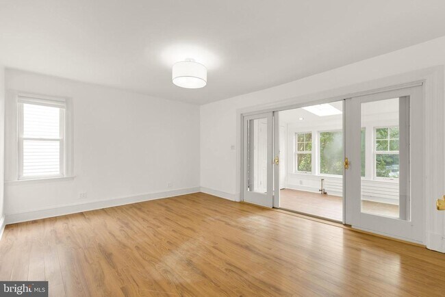 Building Photo - 3717 Legation St NW
