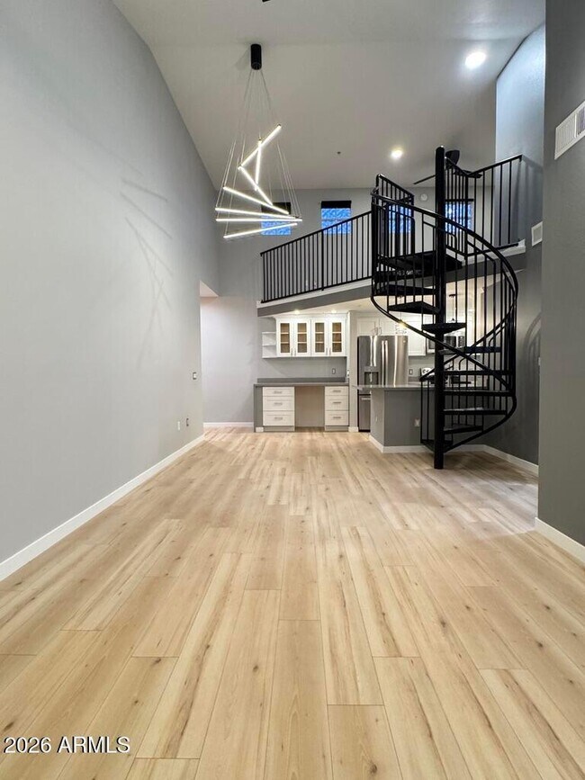 Building Photo - 1701 E Colter St