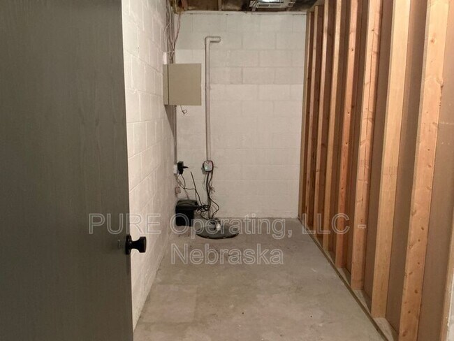 Building Photo - 15527 Mason Cir