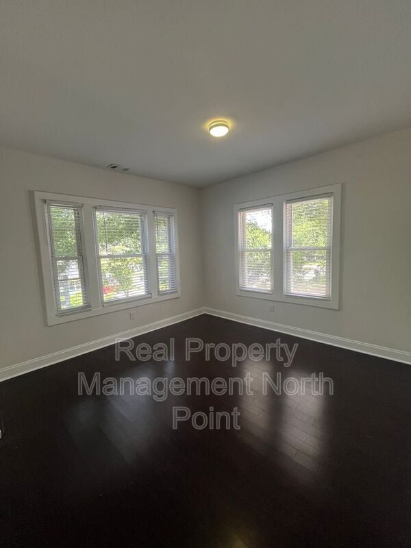 Building Photo - 954 Byron Dr SW