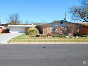 Building Photo - Stunning Home Located Near Rush Neighborho...