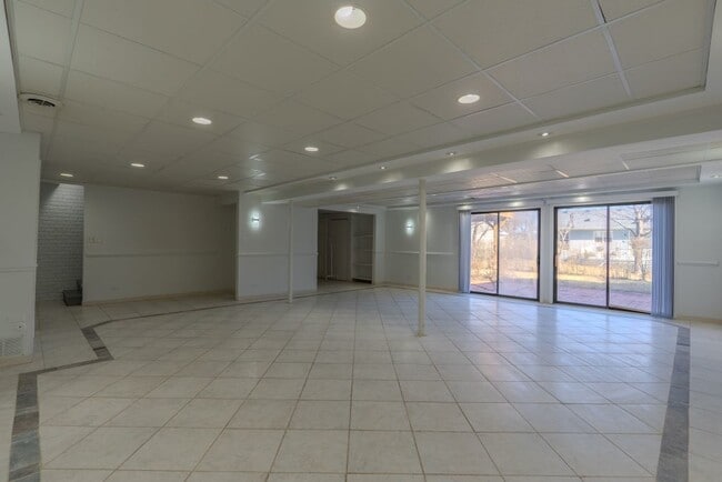 Building Photo - 4345 Mumford Dr