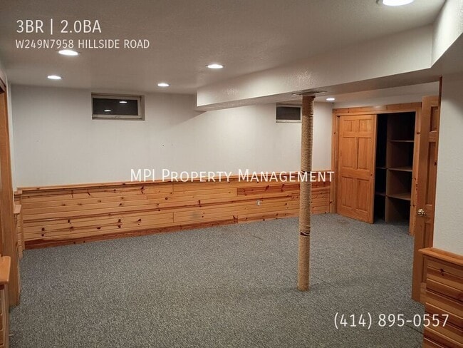 Building Photo - W249N7958 Hillside Rd