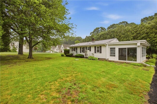Building Photo - 117 Camp Ave
